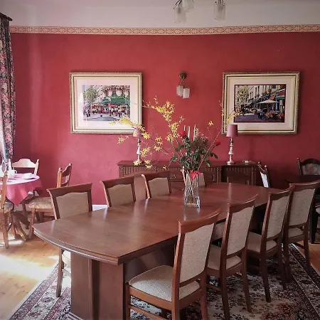 Folwark Goscino-dwor Couette-café *