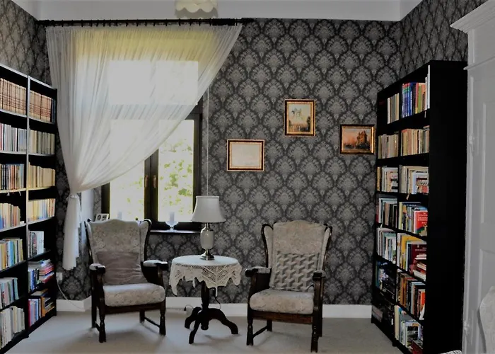 Folwark Goscino-dwor Bed & Breakfast *