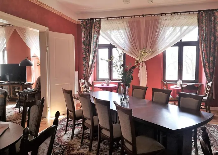 Folwark Goscino-dwor Bed & Breakfast Gościno