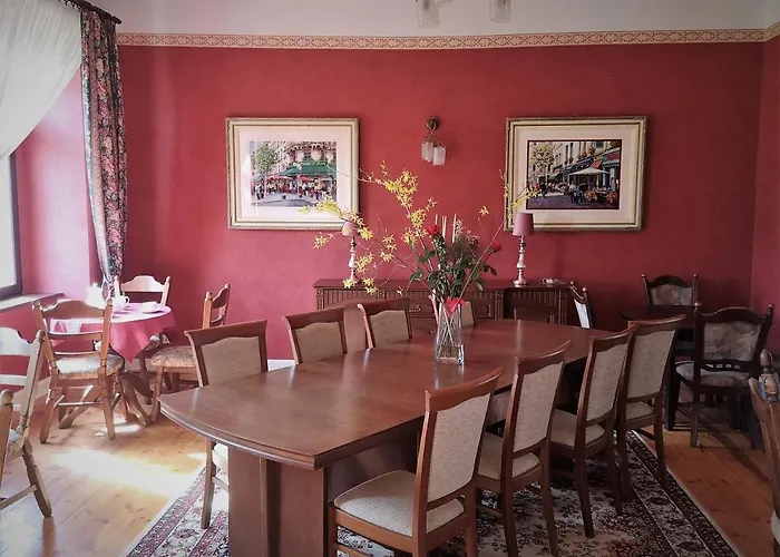 Folwark Goscino-dwor Bed & Breakfast *