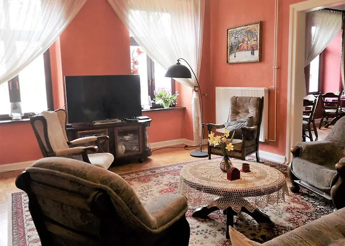 Folwark Goscino-dwor Bed & Breakfast *